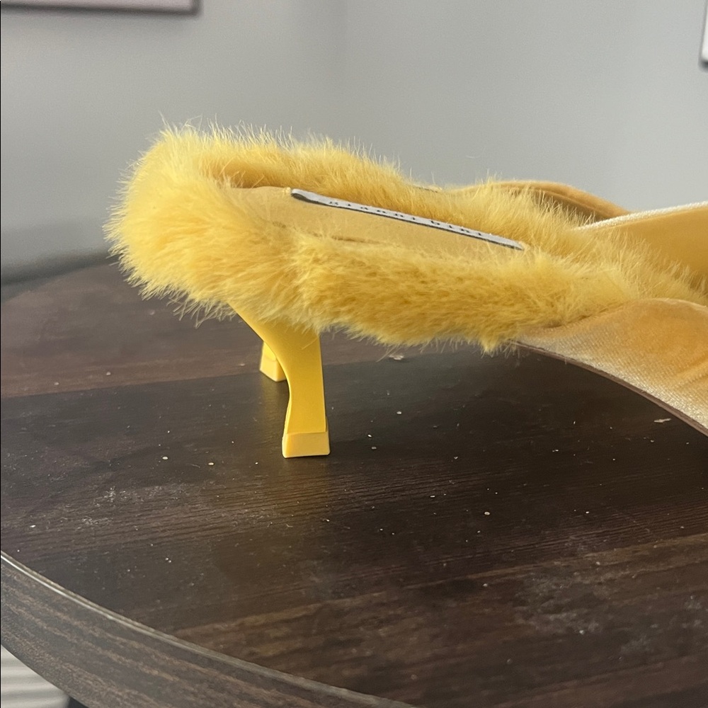 Gianni Bini Yellow Velvet Mules with Rosette - Picture 8 of 9